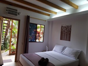 Decoración personalizada, sistema de insonorización y wifi gratis