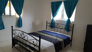 4 Schlafzimmer, schallisolierte Zimmer, Bügeleisen/Bügelbrett, WLAN