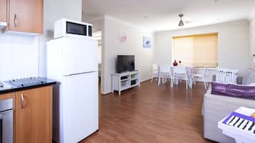 Departamento familiar, 2 habitaciones, junto a la playa (Aurora) | Decoración personalizada y muebles diferentes