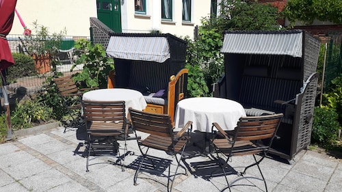 quiet apartment near the beach in the center