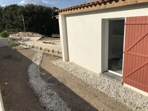 تفاصيل الفندق من الخارج