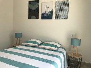 1 غرفة نوم ومكواة/لوح كي وواي فاي مجانًا وملاءات أسرّة