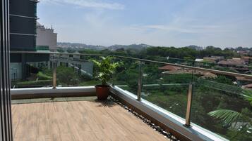 Premier Apartment, 2 Bedrooms | Balkoni