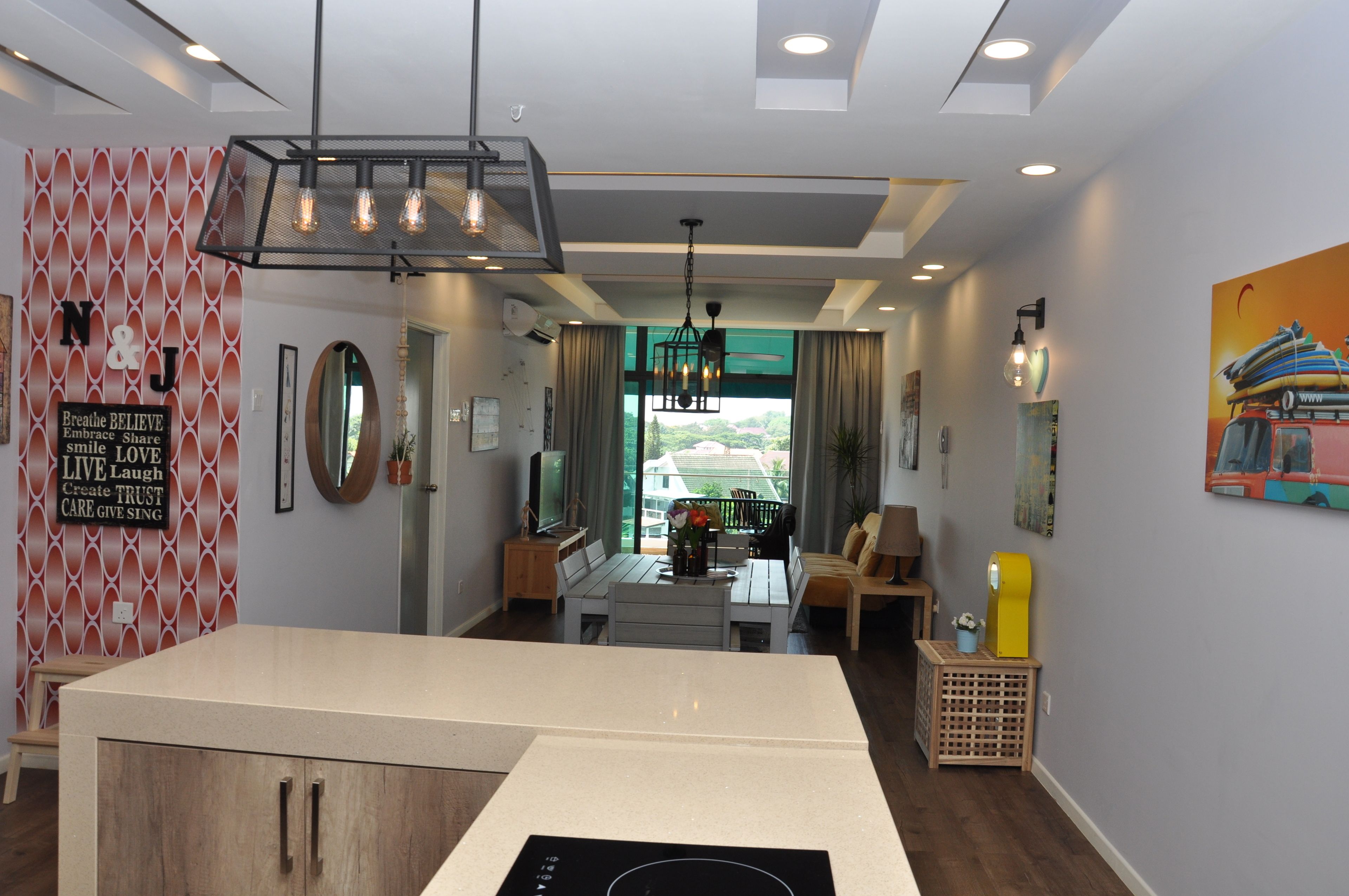 Premier Apartment, 2 Bedrooms | Dapur kecil peribadi | Ketuhar gelombang mikro 