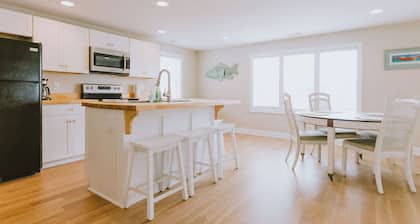 Nags Head Cottage-kunnostettu kevät 2018! Kävelymatkan päässä rannalta!