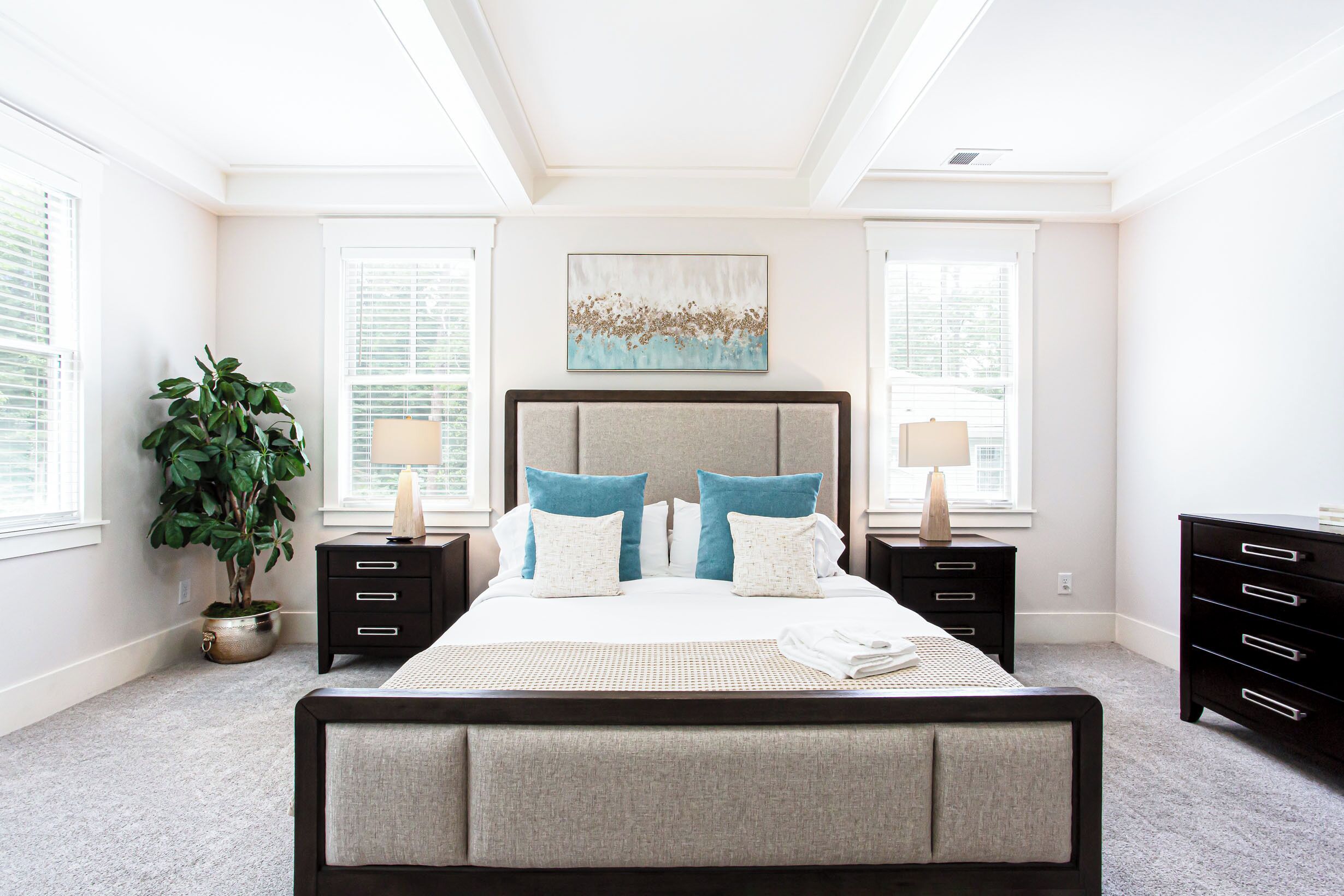 7 bedrooms, in-room safe, desk, iron/ironing board
