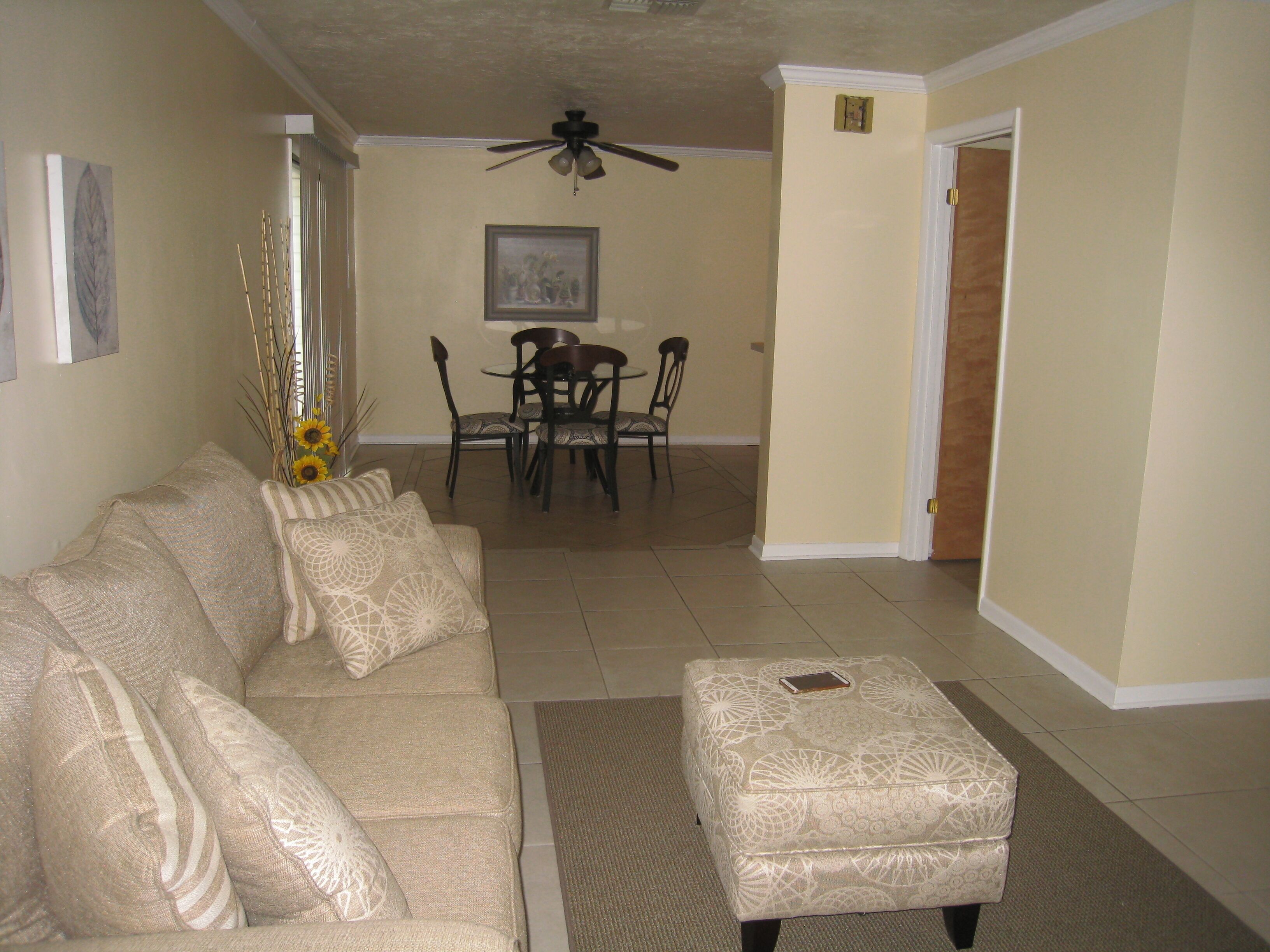 NE Ocala Newly updated 2/2.5 Townhome 