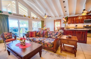 Smart-TV, Bücher, Stereoanlage