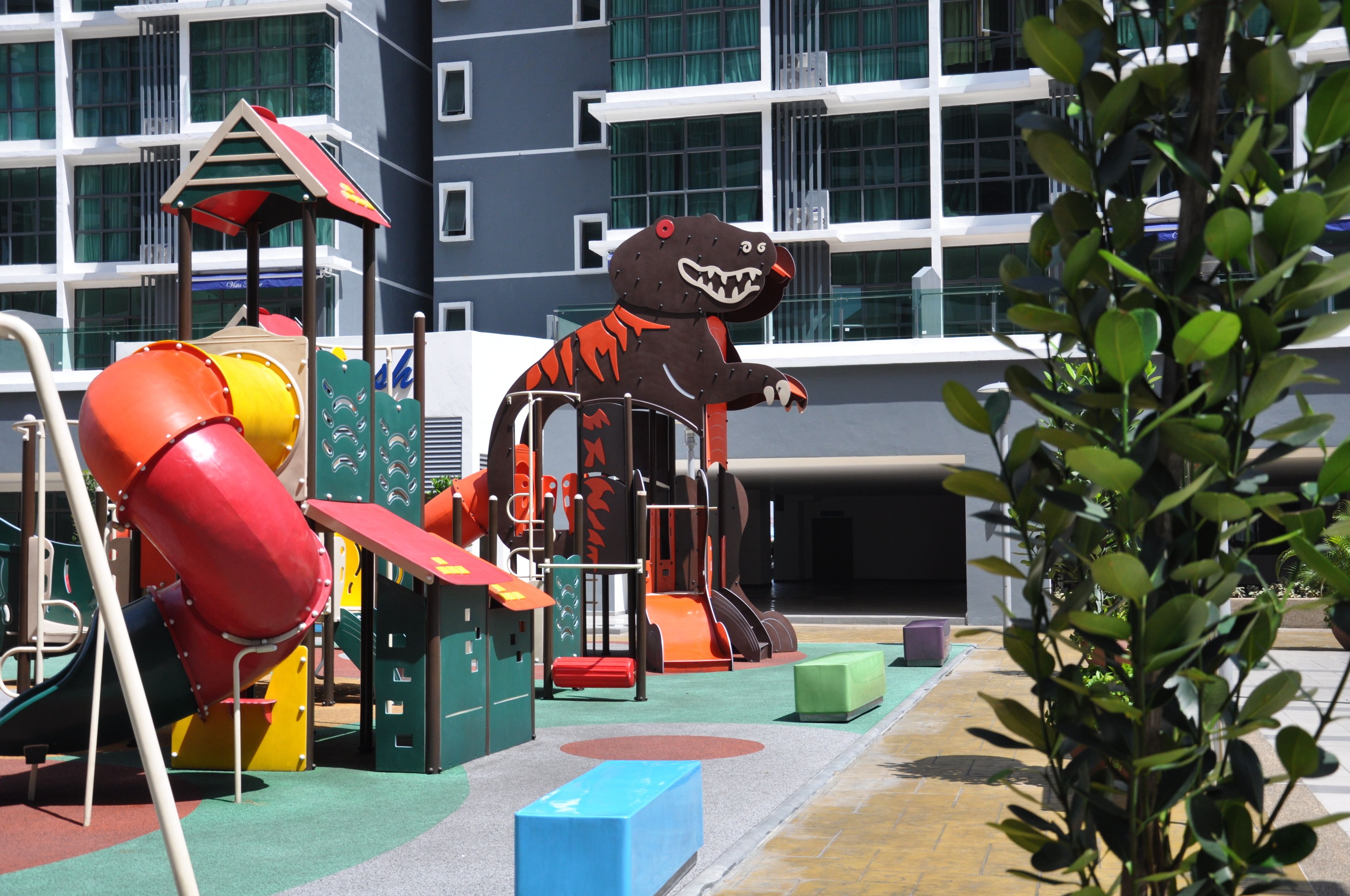 Kawasan main kanak-kanak – terbuka