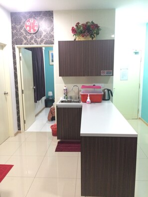 Microwave - Lawang Suite 2 Bedroom Standard Apartment 1 (Shah Alam)