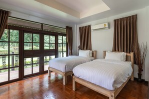 Desk, blackout drapes, free WiFi - Doi Inthanon Riverside Resort (Wiang Nong Long)