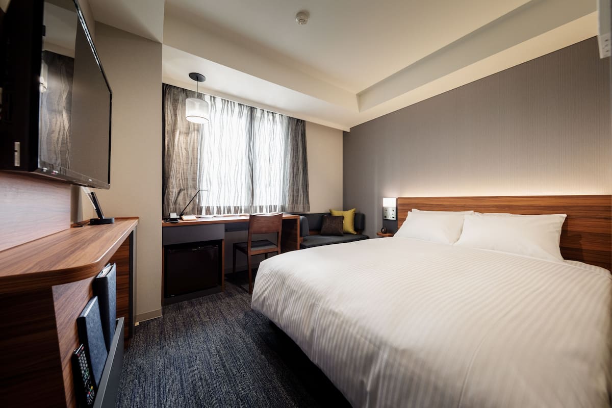 Caja fuerte, wifi gratis, ropa de cama