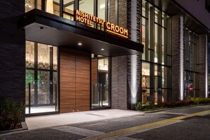 Front of property – evening/night - Nishitetsu Hotel Croom Nagoya (Nagoya)