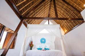 Premium bedding, in-room safe, rollaway beds, free WiFi