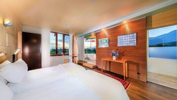Suite Mewah | 1 kamar tidur, minibar, dan brankas