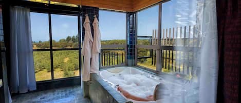 Haartrockner, Bademäntel, Hausschuhe, Handtücher