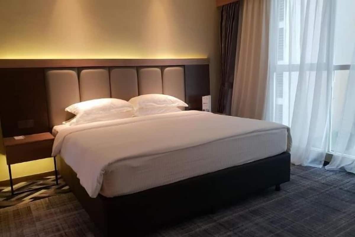 1 chambre, minibar, coffres-forts dans les chambres, bureau