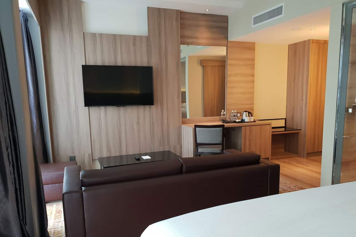 1 bedroom, minibar, in-room safe, desk