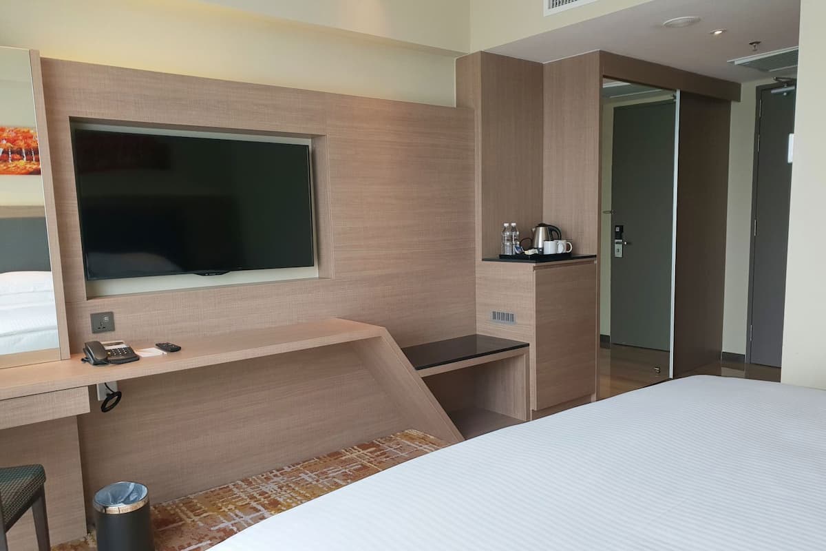 1 bedroom, minibar, in-room safe, desk