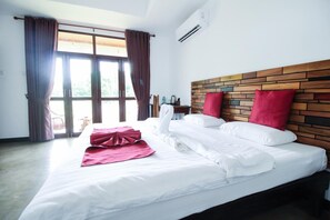 Deluxe Double Room | Rollaway beds, free WiFi - Ceyloni hotel (Inamaluwa)