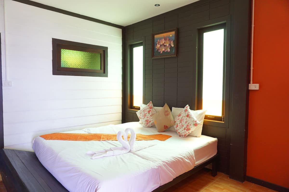 Superior Bungalow with Garden View | Free WiFi