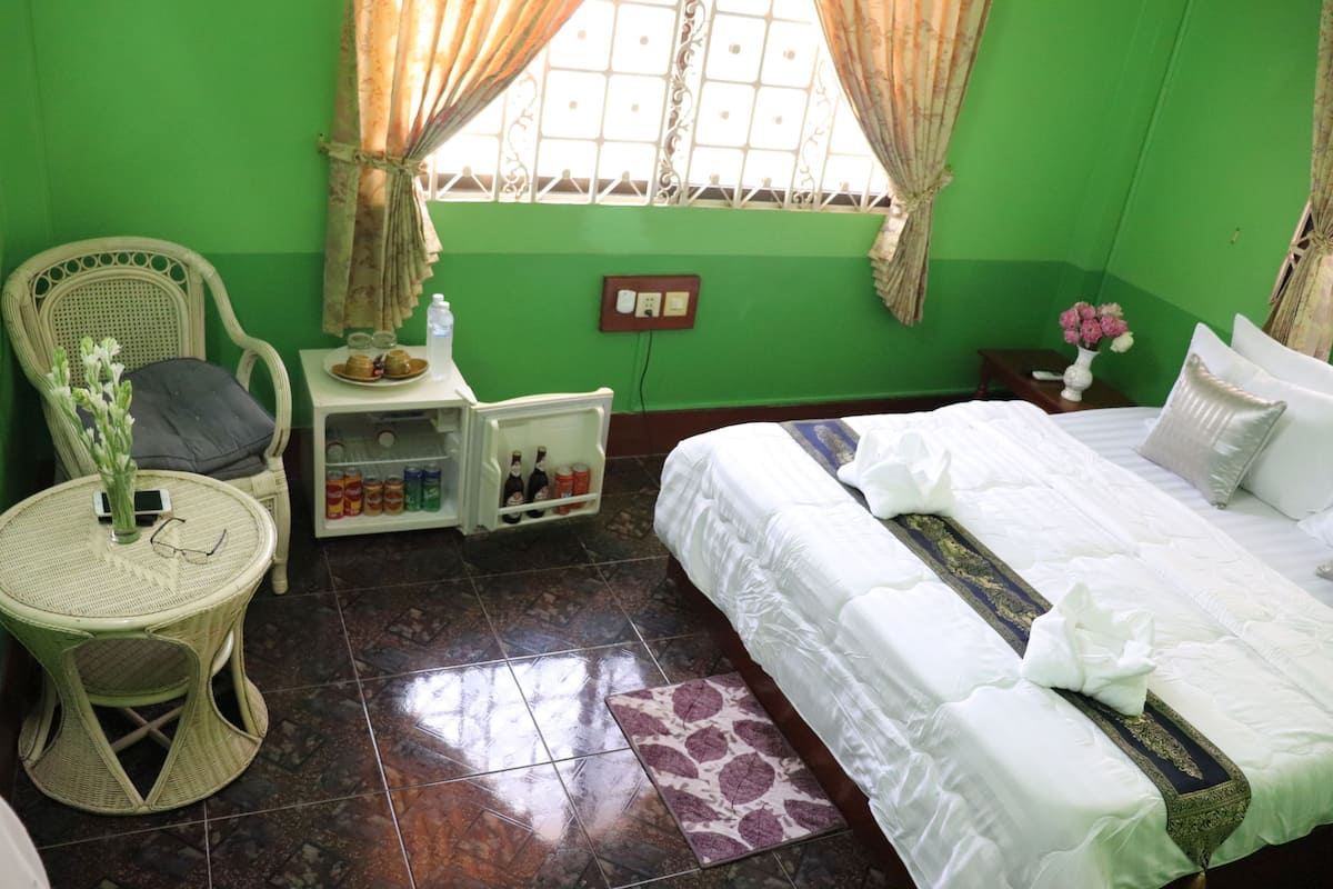 Double Room, City View | Minibar, desk, iron/ironing board, rollaway beds