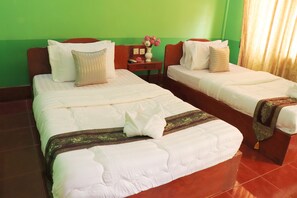 Twin Room, City View | Minibar, desk, iron/ironing board, rollaway beds - Angkor Sangrith Hostel (Siem Reap)