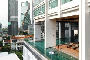 Indoor pool, sun loungers