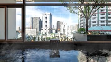 Indoor spa tub