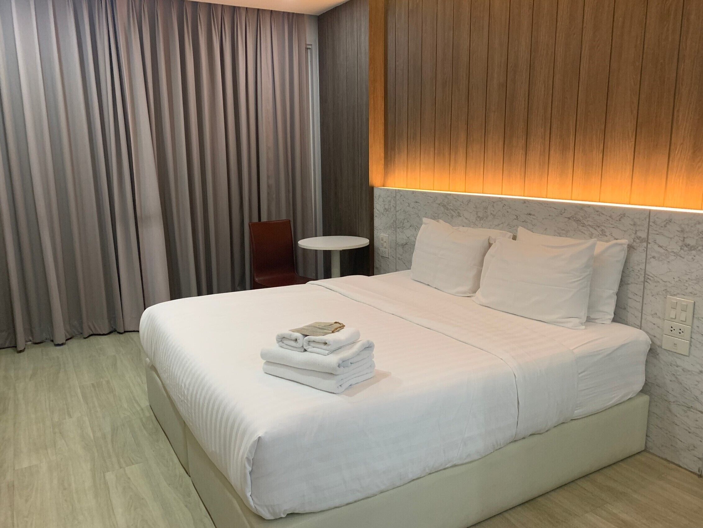 Camera Deluxe | Con stile personalizzato, con arredamento individuale, una scrivania