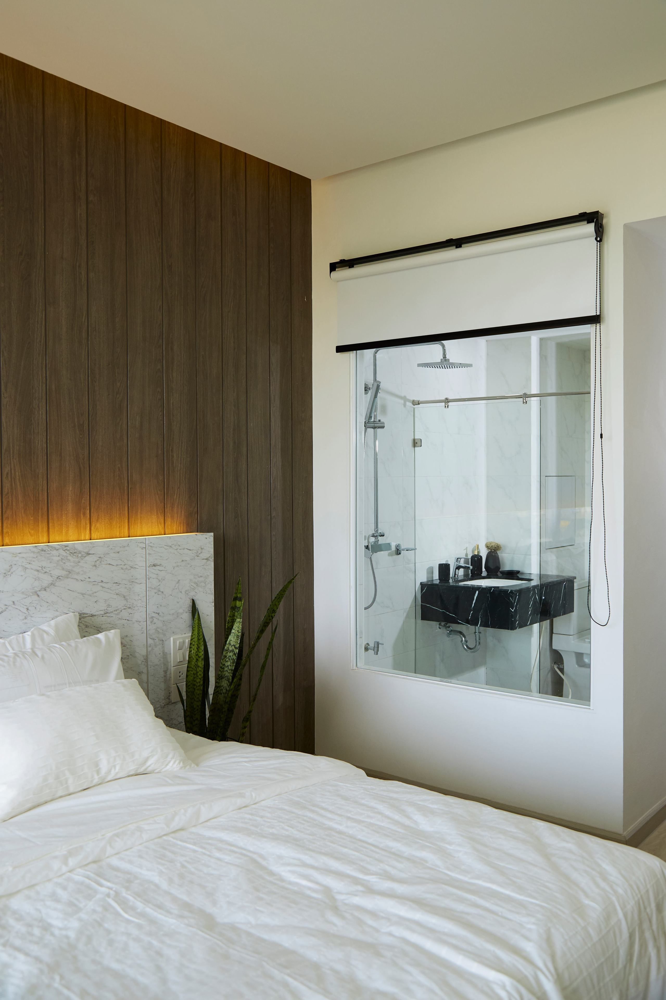 deluxe room | 1 bedroom, individually decorated, individually furnished, desk