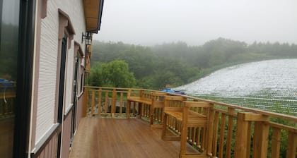 Daegwallyeong Solbawee Log-Housing Pension