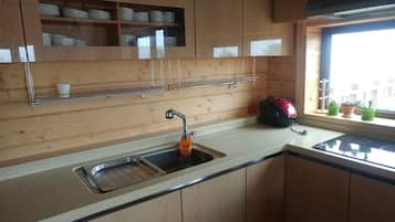 Nhà Duplex dành cho gia đình (4) | Bếp riêng | Tủ lạnh, lò vi sóng, ấm điện, nồi cơm