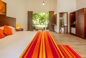 Egyptian cotton sheets, premium bedding, minibar, individually decorated - Tranquil Wild (Lunugamvehera)