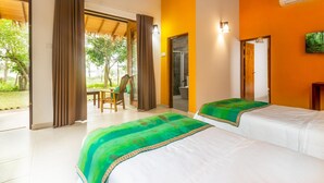 Lakens van Egyptisch katoen, luxe beddengoed, een minibar, een bureau