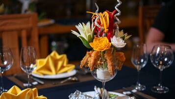 Breakfast, lunch, dinner served; local and international cuisine