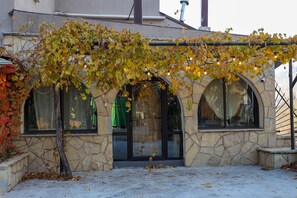 Front of property - Chateau Deau Faraya (Faraya)