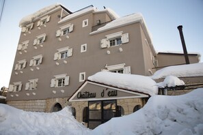 Seasonal outdoor pool - Chateau Deau Faraya (Faraya)