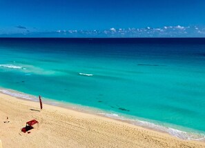 On the beach - Incredible sea view deluxe with balcony (Zona Hotelera Cancún)