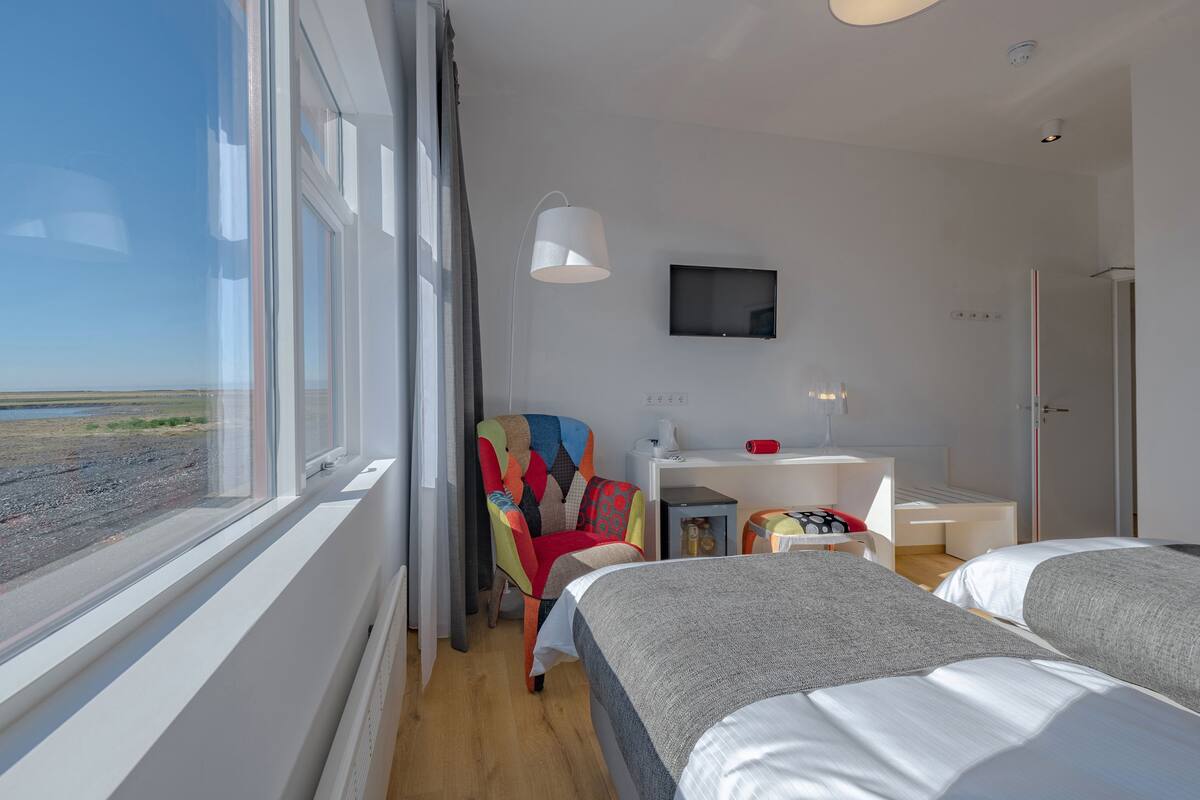 1 bedroom, premium bedding, down duvets, select comfort beds