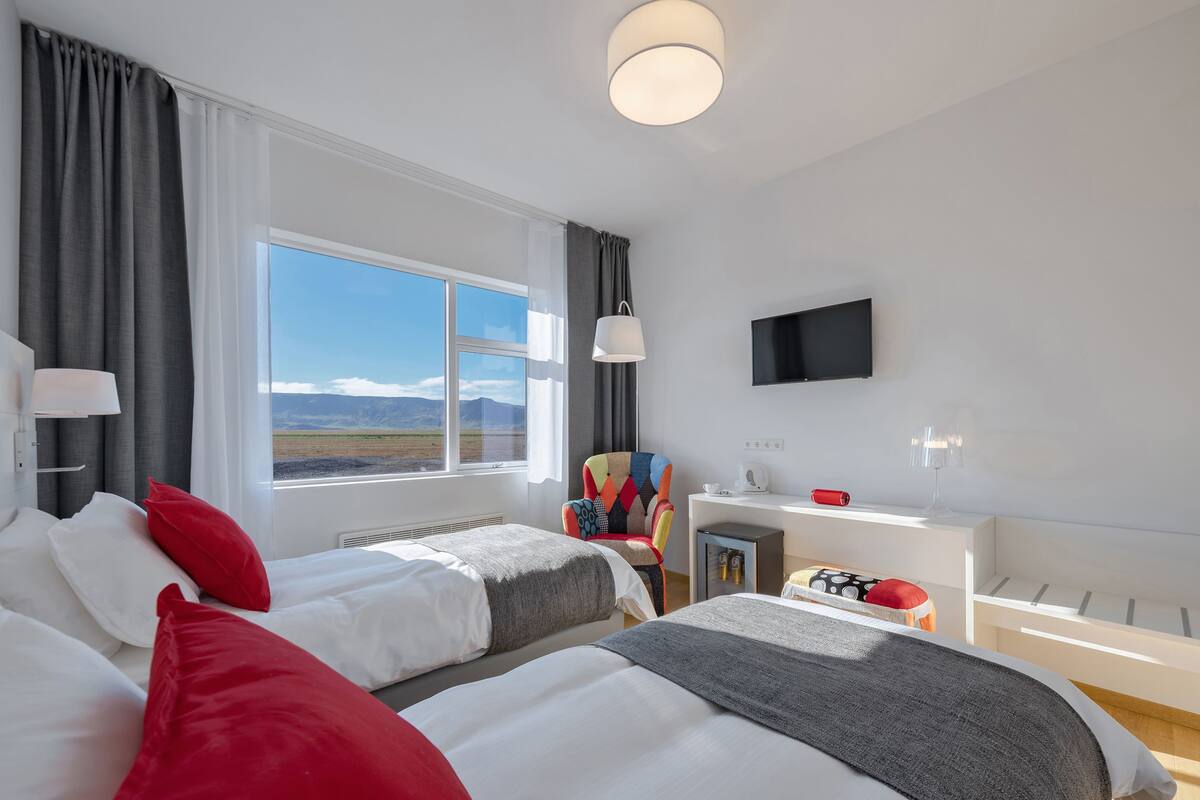 1 bedroom, premium bedding, down duvets, select comfort beds