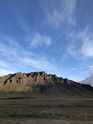 View from room - Vagnsstadir Guesthouse (Kalfatellsstadhur)