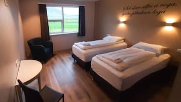 Twin Room, Private Bathroom - Self Check-in | Blackout curtains, soundproofing, free cots/infant beds, rollaway beds
