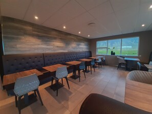 Desayuno continental incluido todos los días