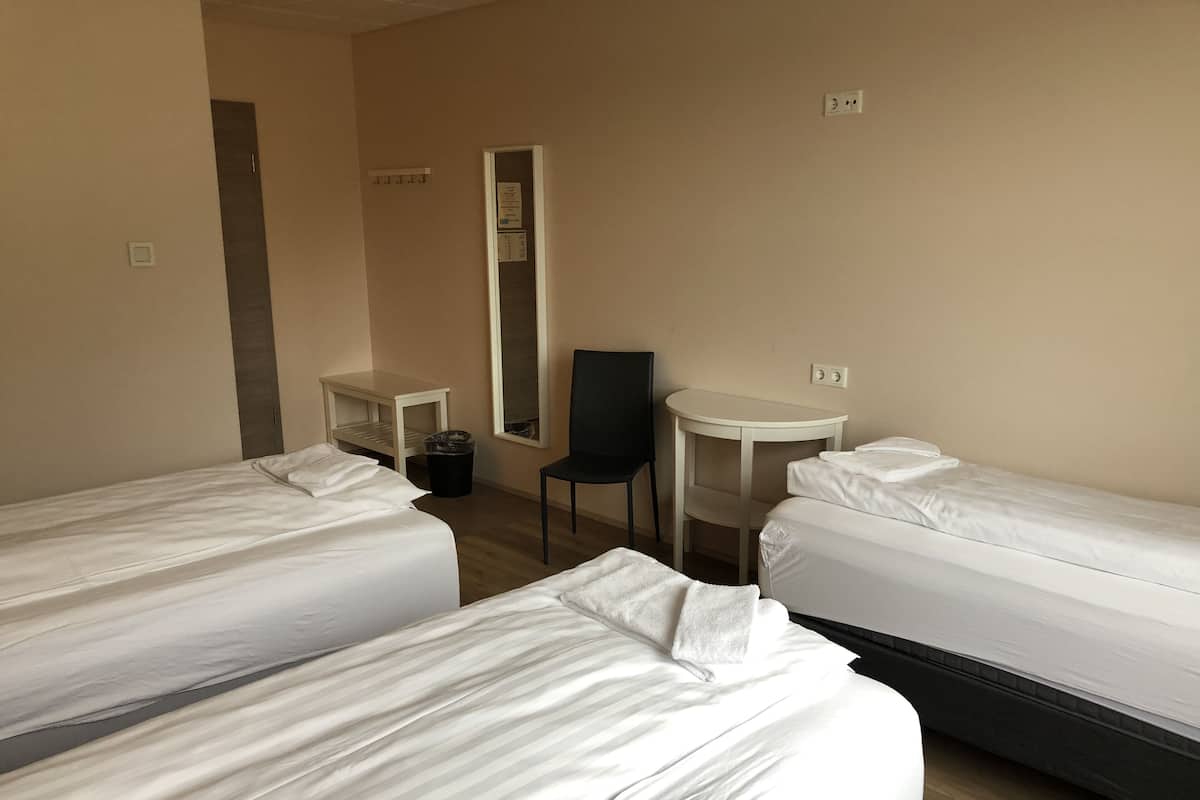 Triple Room, Private Bathroom - Self Check-in | Tende oscuranti, insonorizzazione, culle/letti per bambini (gratuiti)