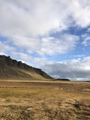 View from room - Vagnsstadir Guesthouse (Kalfatellsstadhur)