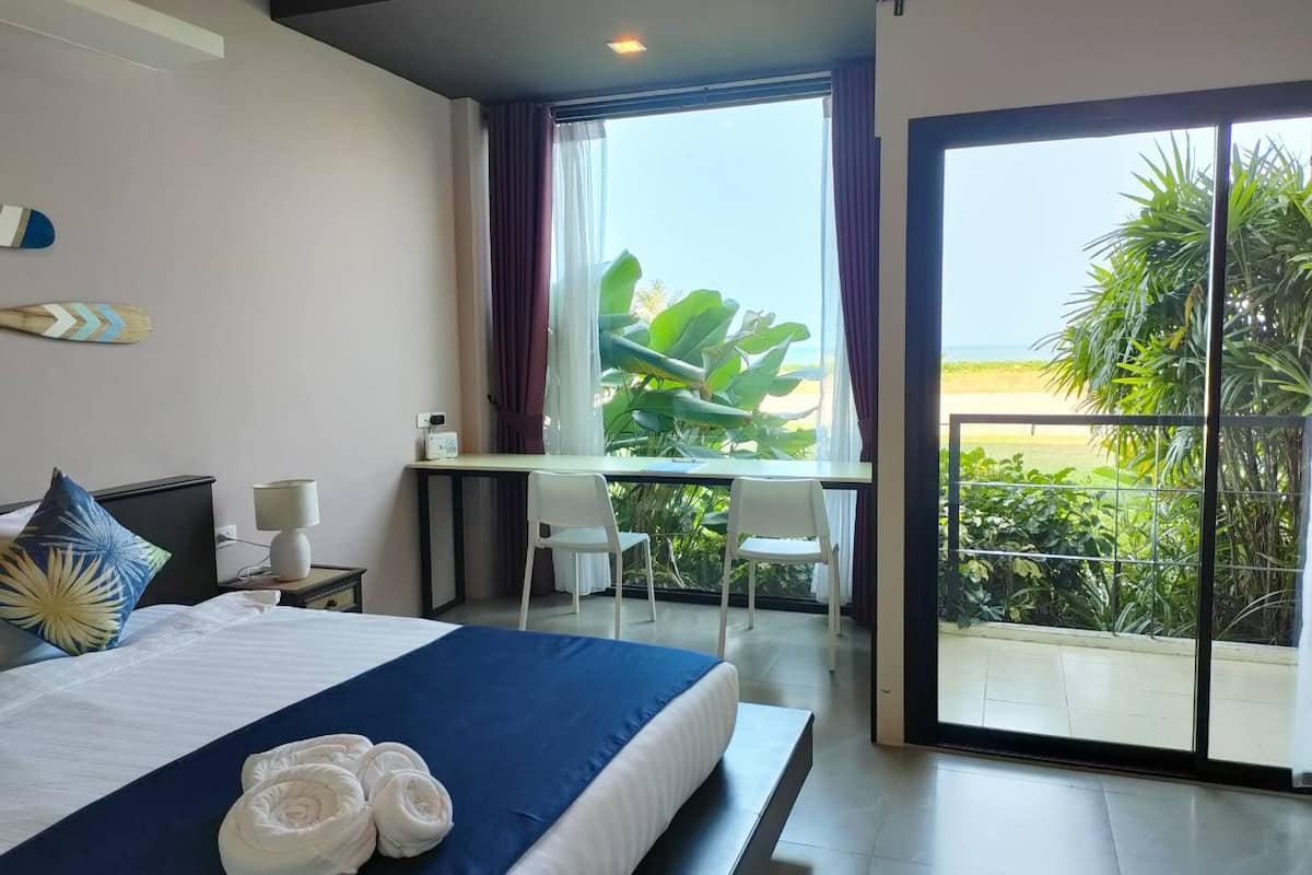 studio, sea view | 1 bedroom, in-room safe, desk, blackout curtains