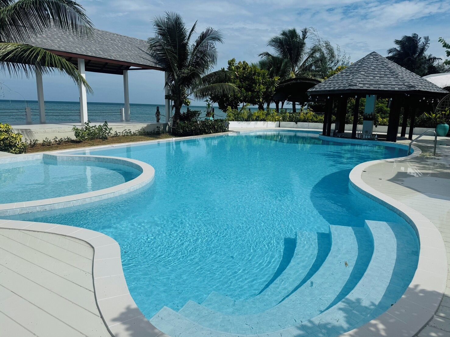 حمام سباحة