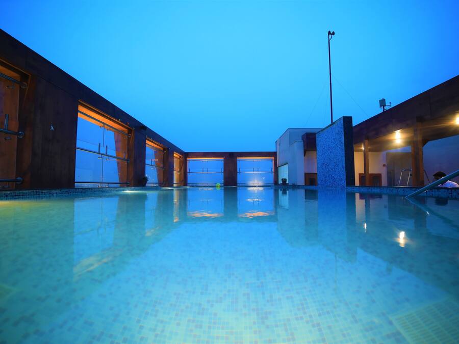 Seasonal outdoor pool