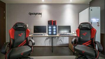 Royal Suite | Individually decorated, individually furnished, desk, soundproofing